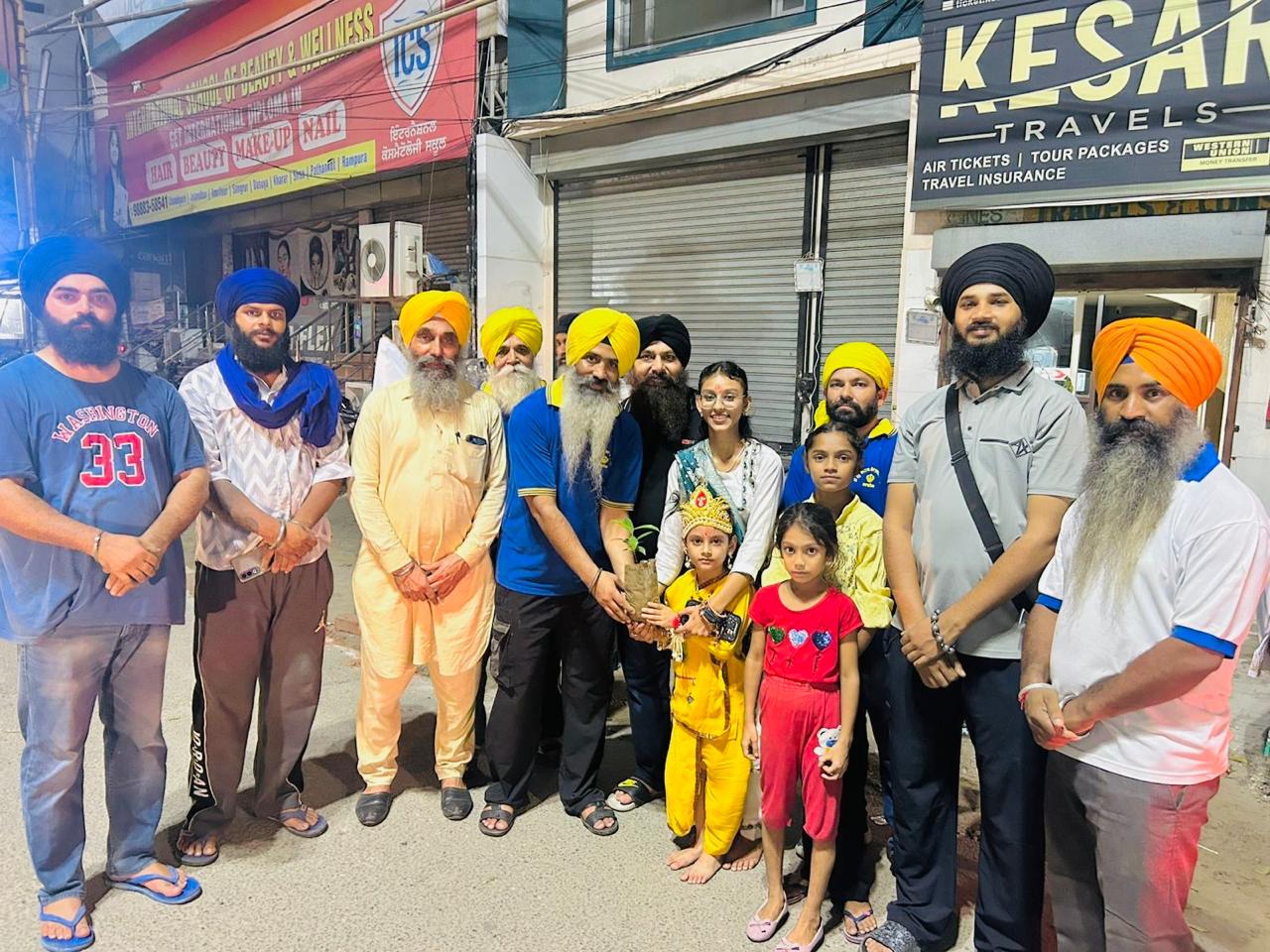 ਸ੍ਰੀ ਗੁਰੂ ਰਾਮਦਾਸ ਸੇਵਾ ਸੋਸਾਇਟੀ ਨੇ ਲਗਾਇਆ ਬੂਟਿਆਂ ਦਾ ਲੰਗਰ